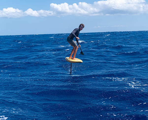 Titouan rides the Molokai Channel.
